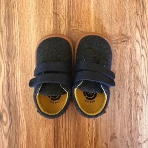 New in Box - Livie and Luca Hayes sneaker size 4